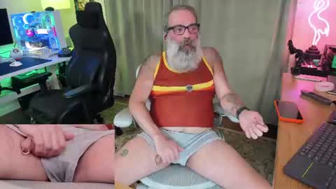 Snapshot of pupnpapa chatting on 07-03-26, 03:35 Pup And Papa bear online show from 07-03-26, 03:35