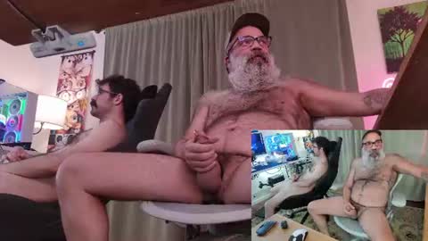 Snapshot of pupnpapa chatting on 07-08-26, 02:05 Pup And Papa bear online show from 07-08-26, 02:05
