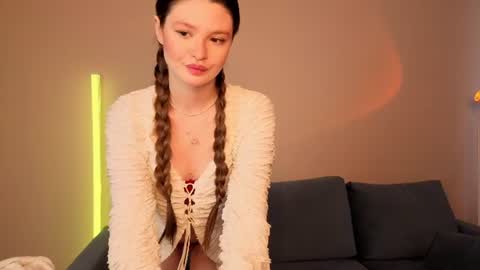 Snapshot of puree_eva chatting on 06-17-26, 02:58 Eva online show from 06-17-26, 02:58