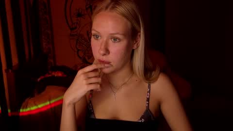 Megan online show from 04-10-26, 04:55