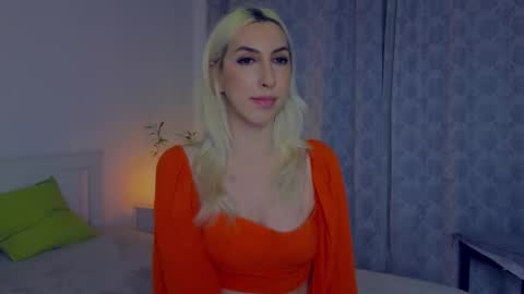 Isabelle online show from 02-25-25, 07:14