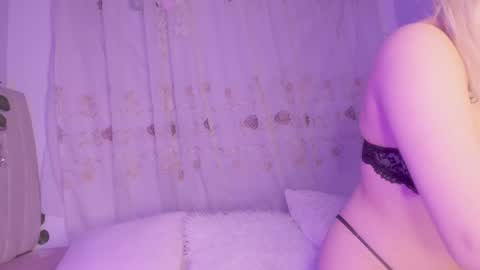 Snapshot of purplelilith3 chatting on 09-26-25, 04:05 Purple Lilith online show from 09-26-25, 04:05