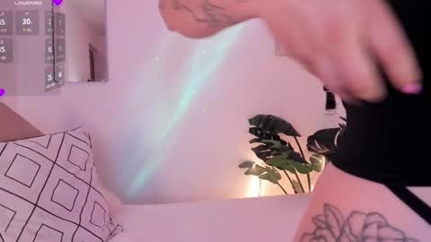 Chloe online show from 03-01-25, 11:39