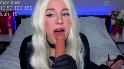 Snapshot of pussy_asmr chatting on 12-11-24, 06:52 Monica online show from 12-11-24, 06:52