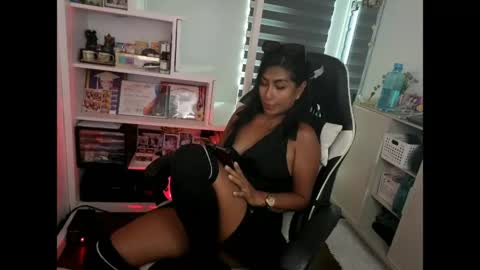 Snapshot of pussycash chatting on 04-27-26, 11:25 POCCA online show from 04-27-26, 11:25