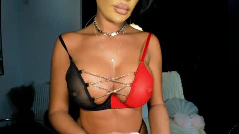 Snapshot of pussydollxx chatting on 06-14-26, 09:50 Andreea online show from 06-14-26, 09:50