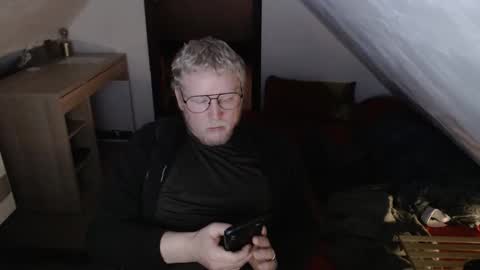 pussylovercb online show from 12-19-25, 09:49