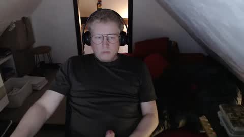 pussylovercb online show from 04-16-26, 08:04