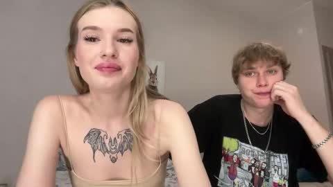 Snapshot of pussymoneywet chatting on 10-02-25, 07:10 Lina online show from 10-02-25, 07:10