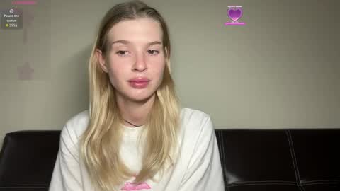 Lina online show from 04-20-26, 04:21