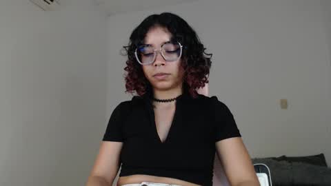 Snapshot of putakusan chatting on 12-22-24, 04:06 Izumi online show from 12-22-24, 04:06