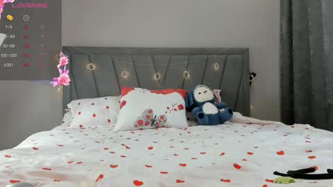 Snapshot of qimiqo chatting on 10-22-25, 04:24 Kimi online show from 10-22-25, 04:24