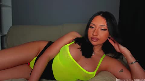 Ana online show from 10-31-25, 09:16