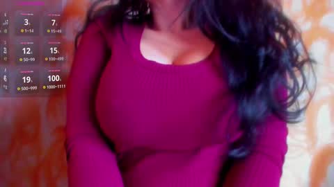 Snapshot of qtxwrm31 chatting on 02-18-25, 12:28 L online show from 02-18-25, 12:28