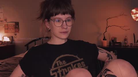    online show from 03-06-25, 03:24