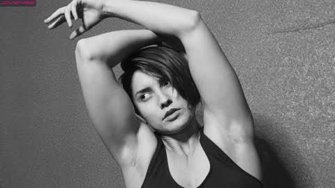 Lola online show from 02-23-25, 08:00