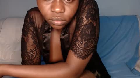 Snapshot of queen_12344 chatting on 01-29-25, 02:09 emmie online show from 01-29-25, 02:09