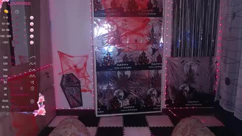 Snapshot of queen__abby chatting on 10-21-25, 06:30 Queen Abby online show from 10-21-25, 06:30