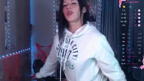 Snapshot of queen__abby chatting on 10-29-25, 05:58 Queen Abby online show from 10-29-25, 05:58