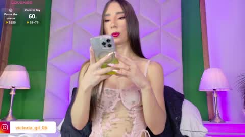 Queen Violet online show from 05-12-26, 07:55