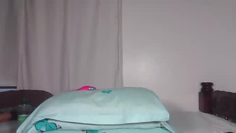 Snapshot of queen_abito chatting on 06-15-26, 04:15 queen_abito online show from 06-15-26, 04:15