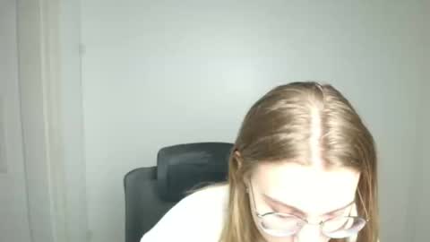 Amelie online show from 02-14-26, 06:32