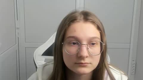 Amelie online show from 03-19-26, 08:40