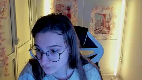 Amelie online show from 04-22-26, 07:22