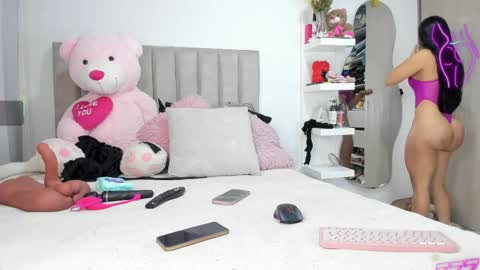 Snapshot of queen_antonella_oficial chatting on 06-03-26, 09:12 QUEEN ANTONELLA online show from 06-03-26, 09:12