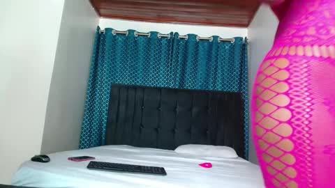 Queen armani online show from 02-28-25, 11:56