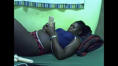 queen_diva01 online show from 04-16-26, 09:39