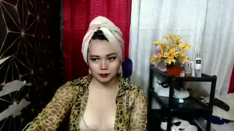 Snapshot of queen_ennah chatting on 01-21-25, 06:43 queen_ennah online show from 01-21-25, 06:43