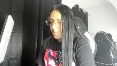 Snapshot of queen_findom1 chatting on 11-08-25, 08:51 queen_findom1 online show from 11-08-25, 08:51