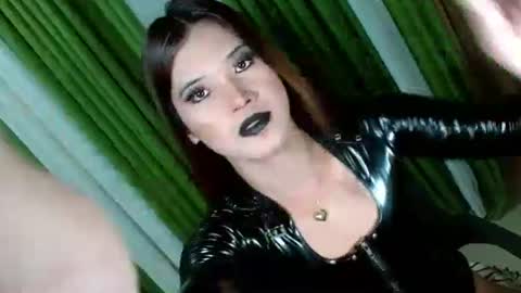 Kendal  online here from 6am-3pm philippine time online show from 09-10-25, 10:54