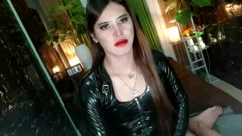 Kendal  online here from 6am-3pm philippine time online show from 12-15-25, 10:36