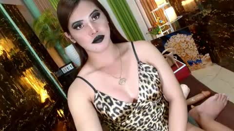 Kendal  online here from 6am-3pm philippine time online show from 07-11-26, 12:52