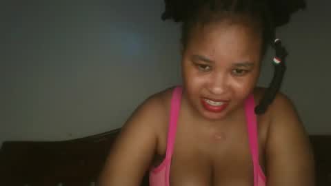 Snapshot of queen_kikih chatting on 04-25-26, 12:24 Queen kikih online show from 04-25-26, 12:24