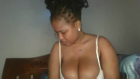 Snapshot of queen_kikih chatting on 04-28-26, 12:42 Queen kikih online show from 04-28-26, 12:42
