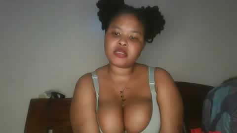 Snapshot of queen_kikih chatting on 04-28-26, 02:44 Queen kikih online show from 04-28-26, 02:44