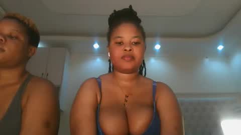 Snapshot of queen_kikih chatting on 05-29-26, 11:14 Queen kikih online show from 05-29-26, 11:14
