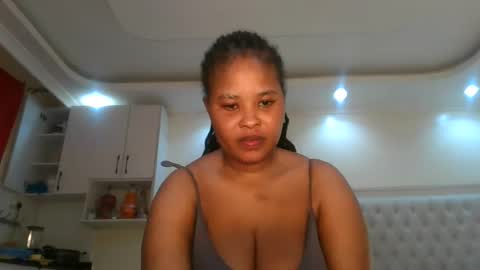 Snapshot of queen_kikih chatting on 06-11-26, 06:11 Queen kikih online show from 06-11-26, 06:11