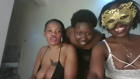 Snapshot of queen_kikih chatting on 07-16-26, 09:21 Queen kikih online show from 07-16-26, 09:21