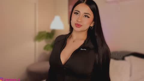 Snapshot of queen_liana chatting on 07-08-26, 07:02 Liana online show from 07-08-26, 07:02