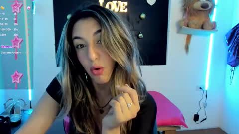 queen_natttyy online show from 12-04-24, 04:43