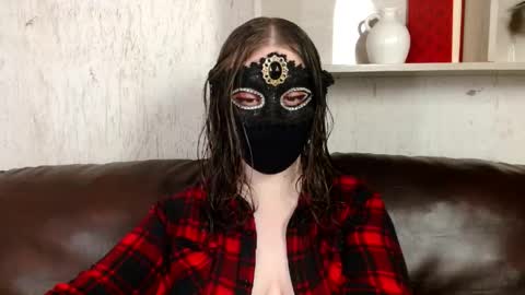 Snapshot of queen_nora chatting on 05-04-26, 10:17 Nora online show from 05-04-26, 10:17
