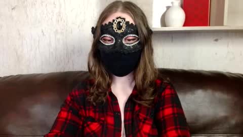 Snapshot of queen_nora chatting on 05-09-26, 10:15 Nora online show from 05-09-26, 10:15