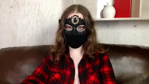 Snapshot of queen_nora chatting on 05-10-26, 10:26 Nora online show from 05-10-26, 10:26
