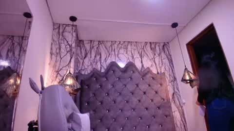 Snapshot of queen_nyxx chatting on 06-14-26, 02:09 QueenNyx online show from 06-14-26, 02:09