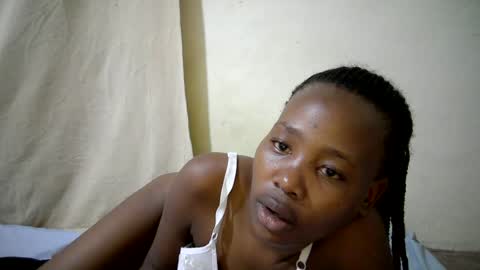 queen_slender online show from 06-12-26, 07:24