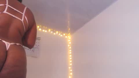 Ahlya  online show from 12-19-25, 02:18